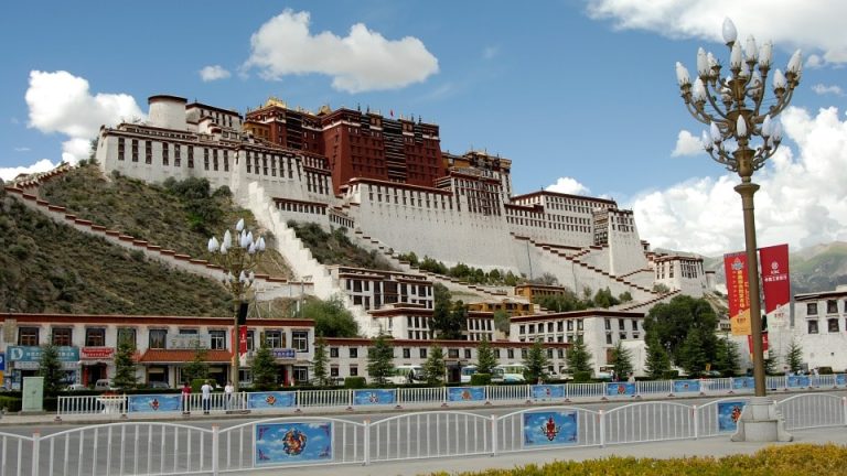 Flights from Tokyo, Japan to Lhasa, Tibet from only $208 roundtrip