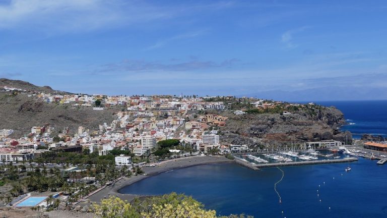 Flights from Barcelona, Spain to the Canary Islands from only €138 roundtrip