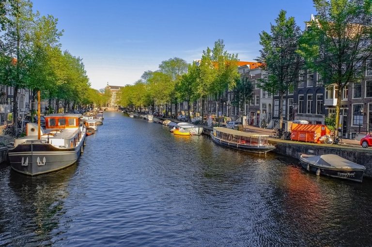 Flights from Chicago, USA to Amsterdam, Netherlands from only $335 roundtrip