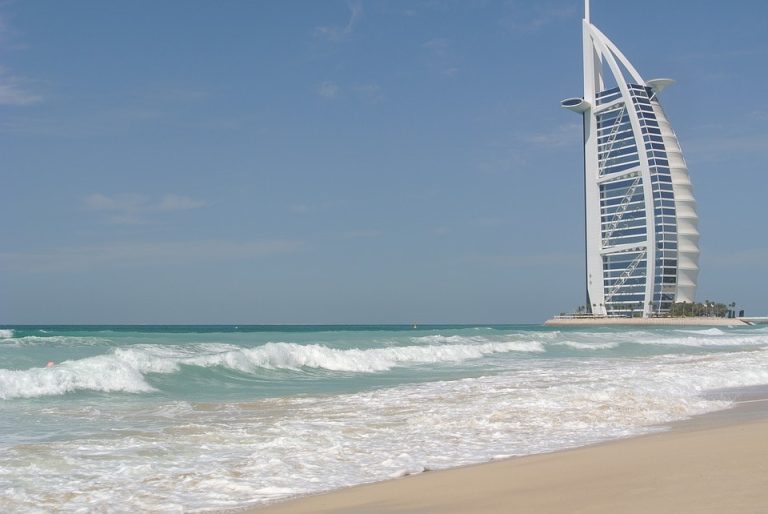 Flights from Chicago, USA to Dubai, UAE from only $548 roundtrip