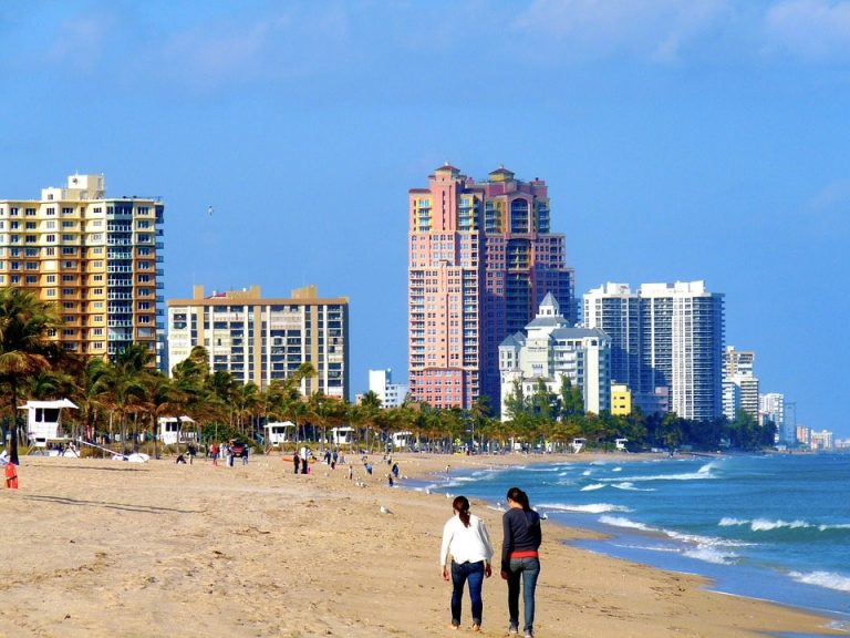 Flights from Toronto, Canada to Fort Lauderdale, USA from only CAD 356 roundtrip