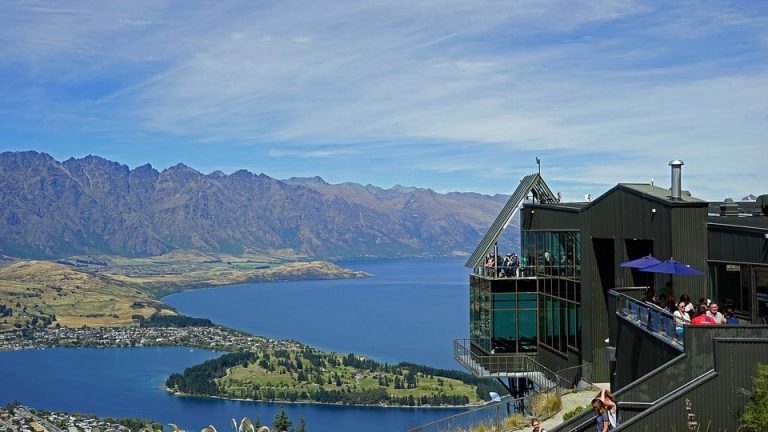 Flights from San Francisco, USA to Queenstown, New Zealand from only $668 roundtrip