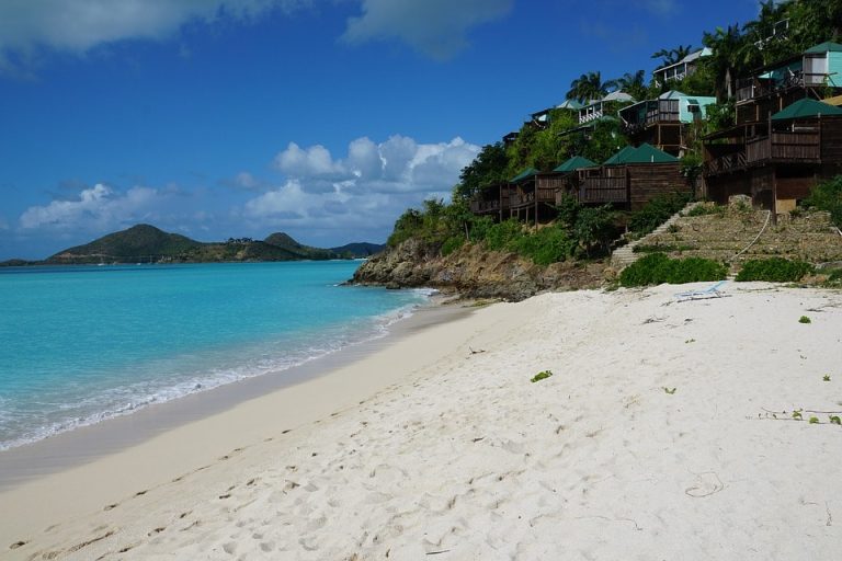 Flights from Toronto, Canada to Antigua from only CAD 776 roundtrip