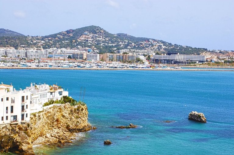 Direct Flights from London, UK to Ibiza, Spain from only £87 roundtrip