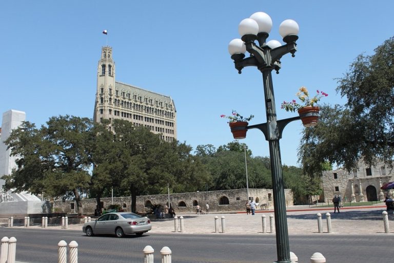 Flights from Toronto, Canada to San Antonio, Texas from only CAD 504 roundtrip