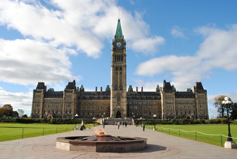 Flights from Phoenix, USA to Ottawa, Canada from only $253 roundtrip