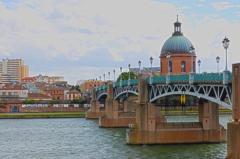 Flights from Toronto, Canada to Toulouse, France from only CAD 719 roundtrip